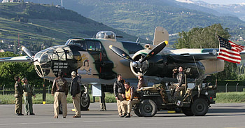 Russell's Raiders Group Shot, b25, russells, raiders, group, b-25, shot, mitchell HD wallpaper