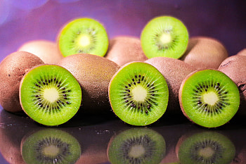 Kiwi , background, Refreshing , Appetizing fruit HD wallpaper