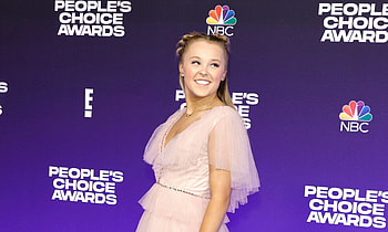 JoJo Siwa in new relationship, Post-breakup HD wallpaper