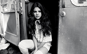 Selena Gomez Monochrome, selena-gomez, celebrities, music, girls, monochrome, black-and-white HD wallpaper