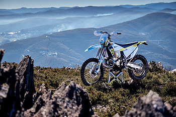 Husqvarna TE 300, Enduro Motorbikes HD wallpaper