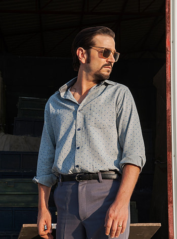 Diego Luna, Narcos pin, Relation to HD phone wallpaper