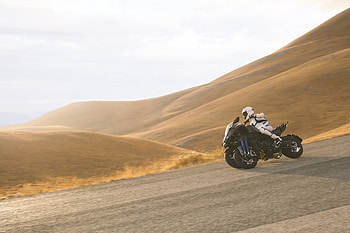 Yamaha Niken , yamaha-niken, yamaha, 2018-bikes HD wallpaper