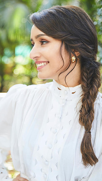 Shraddha Kapoor, Gorgeous Bollywood Heroine HD phone wallpaper