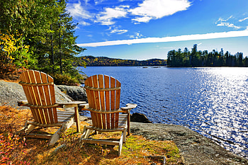 Adirondack chairs at lake shore, tranquility, lakeshore, beautiful, mountain, lake, serenity, chairs, rest, view, sky HD wallpaper