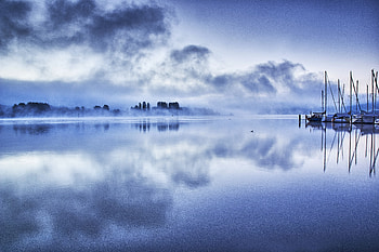 Blue sky, clouds, reflections, harbour HD wallpaper