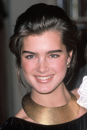 Brooke Shields movies, celebrity brows, iconic eyebrows, youthful HD phone wallpaper
