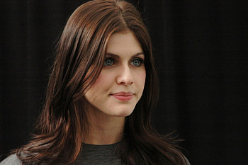 Alexandra Daddario, , Background , YL Computing gallery HD wallpaper