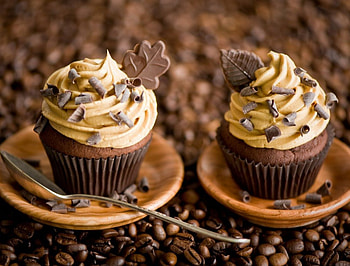 Cupcakes, sweets, coffee, cupcake, food, spoon, cream HD wallpaper