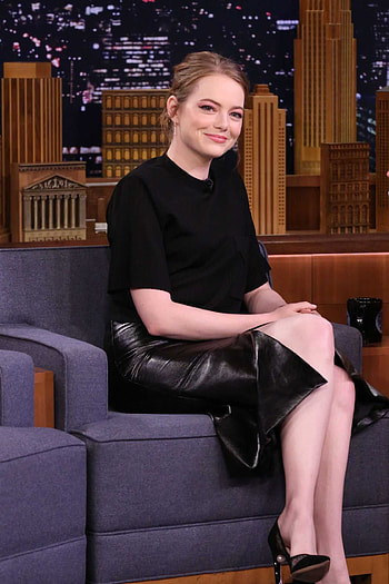 Emma Stone 156, sit HD phone wallpaper