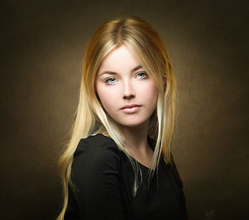 Blonde, beautiful, woman, looking straight HD wallpaper