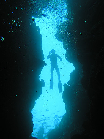 Blue Hole Dahab Egypt, Majestic underwater world, Diving paradise, Crystal clear HD phone wallpaper