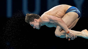 Tom Daley, Olympic diver, Athletic prowess, Competitive spirit HD wallpaper