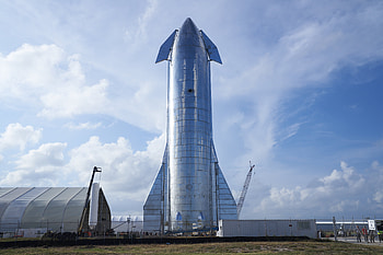 SpaceX Starship details, Super Heavy development, Technology-focused website, Future of space travel HD wallpaper