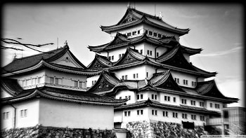 A great look at one of the most famous castles in Japan. Nagoya Castle is really a beauty. Come and see it in black and white R! HD wallpaper