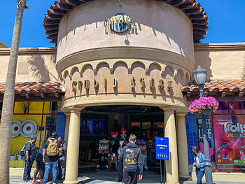 Universal Studios Hollywood, Mask requirement, Health safety guidelines, Theme park rules HD wallpaper