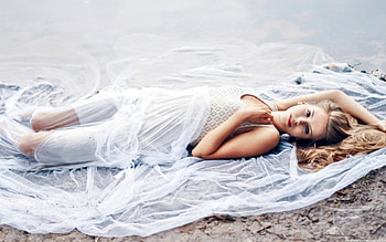Beautiful Girl Laying On Beach, white, lying, dress, beach HD wallpaper
