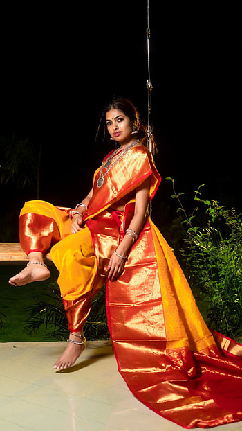 Divi Vadathya, telugu actress, traditional HD phone wallpaper