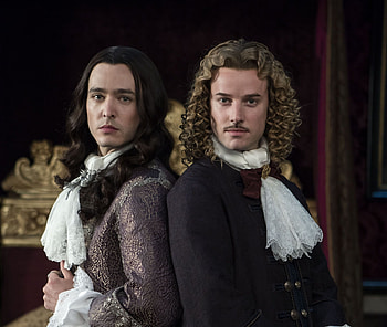 Versailles (2015), evan williams, philippe, alexander vlahos, man, couple, versailles, chevalier de lorraine, people, tv series HD wallpaper