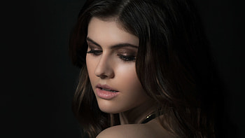 Alexandra Daddario 2019 New, alexandra-daddario, celebrities, girls HD wallpaper