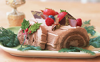 Sweet moments, sweet, strawberry, chocolate, roll, christmas HD wallpaper