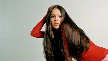 2023 Olivia Rodrigo Phoebe Bridgers hoot, olivia-rodrigo, celebrities, girls, music HD wallpaper