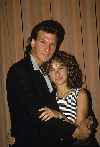 Dirty dancing, Jennifer grey, Con patrick swayze, Contrasti HD phone wallpaper