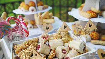 Scrumptious sweets, Rich flavors, Sweet tooth's delight, Tempting confections HD wallpaper