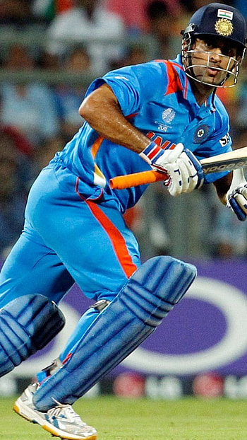 Ms Dhoni Ke, playing cricket HD phone wallpaper