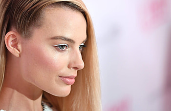 Margot Robbie Close Up , margot-robbie, celebrities, girls, closeup, face HD wallpaper