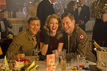 The Age of Adaline review, Critical perspective, Film analysis, Storytelling critique HD wallpaper