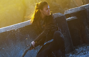 Zoe Saldana, Star Trek sequel, Compelling performance, Memorable moments HD wallpaper