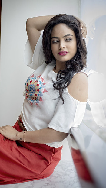 Nandita Swetha, South Heroine, Actress, Tamil HD phone wallpaper