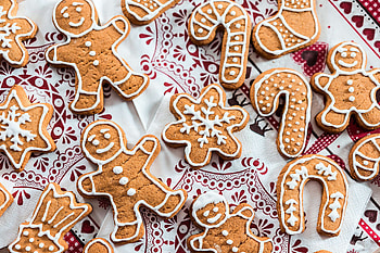 Gingerbread Man, Traditional holiday cookies, Classic gingerbread recipe, Heartwarming flavors HD wallpaper