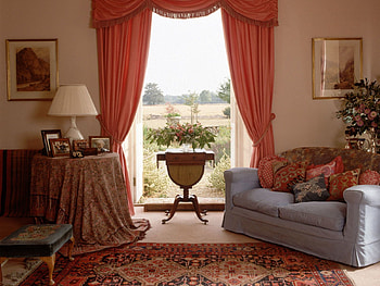 Interior, Miscellanea, Miscellaneous, Table, Sofa, Furniture, Curtains, Coziness, Comfort HD wallpaper