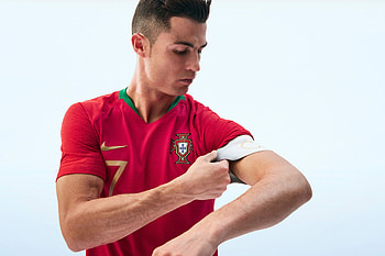 Cristiano Ronaldo, visuals, Thrilling performances, Spectacular abilities HD wallpaper