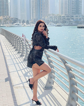 Neelam giri, standing, bhojpuri, footwear, instagram reels, shots HD phone wallpaper