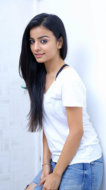 Mahima Makwana, tel actress, model HD phone wallpaper