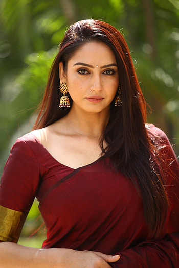 Ragini Dwivedi, eye, head, actress, Kannada HD phone wallpaper