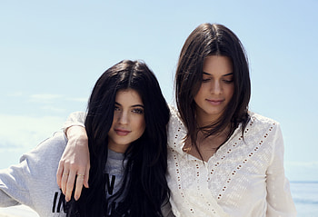 Kendall Kylie Jenner American Models, kylie-jenner, kendall-jenner, celebrities, girls HD wallpaper
