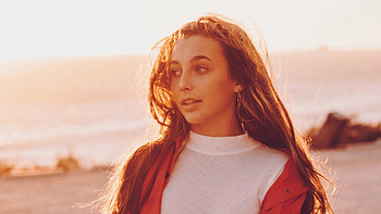 Emma Chamberlain, Top , Backgrounds, Emma Chamberlain HD wallpaper