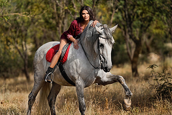 Two beauties, model, horse, red, girl, cal, rider, dress, woman HD wallpaper