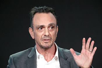 Hank Azaria movies, Willing to step aside, Controversial Apu role HD wallpaper