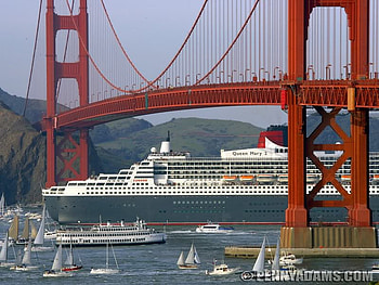 Queen Mary 2 Sailing Under the Golden Gate Bridge, bridge, ship, sky, queenmary HD wallpaper