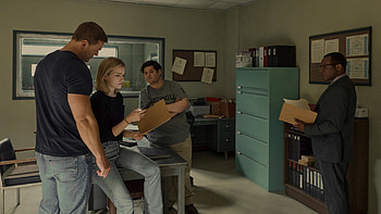 Alan Ritchson Malcolm Goodwin Willa Fitzgerald Reacher HD wallpaper