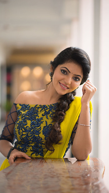 Athulya Ravi, Beautiful Heroine HD phone wallpaper