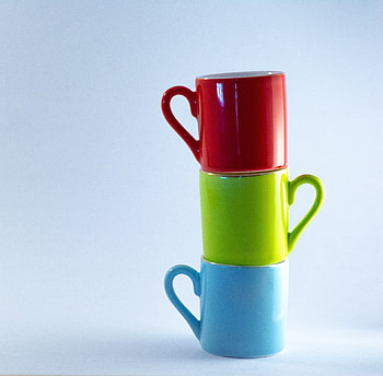 Ceramic mugs, arranged HD wallpaper