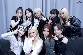 April 2, 2022, Kep1er Cafe, Seoul Fashion Week HD wallpaper