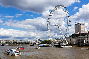 London Eye in London, Iconic British attraction, Must-visit landmark HD wallpaper