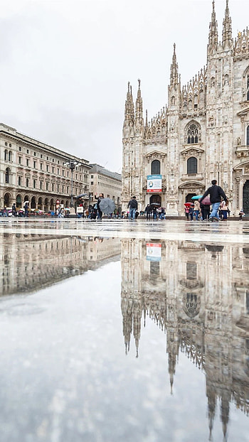 Milan cityscape, Italian fashion, Cultural hub, Vibrant atmosphere HD phone wallpaper